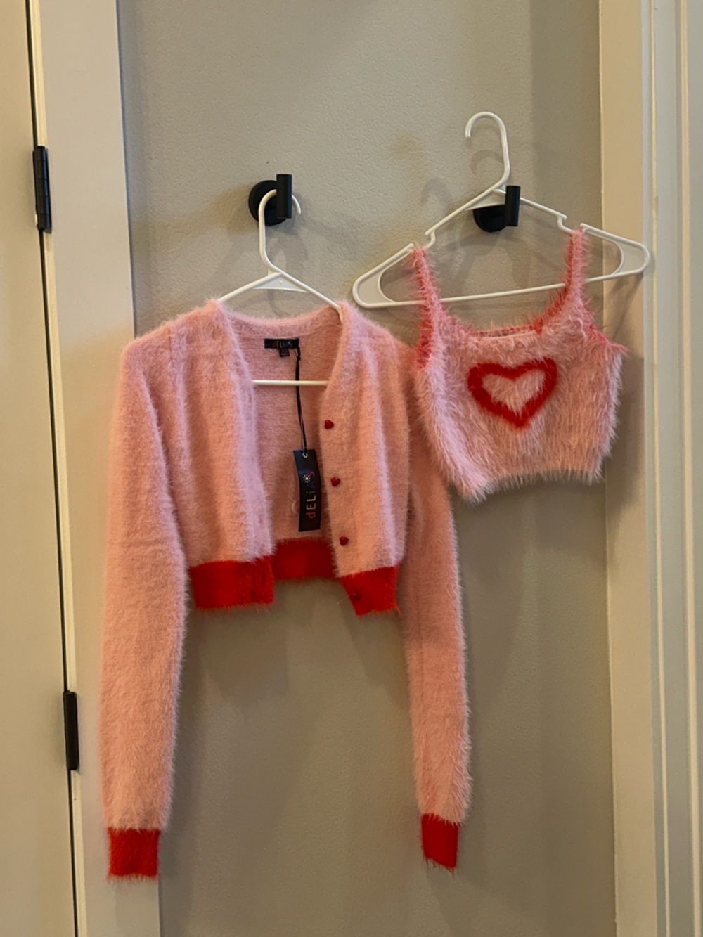 New Y2K dELiA*s Pink Fuzzy Cardigan & Heart Button Tank Set Size XS Juniors NWT